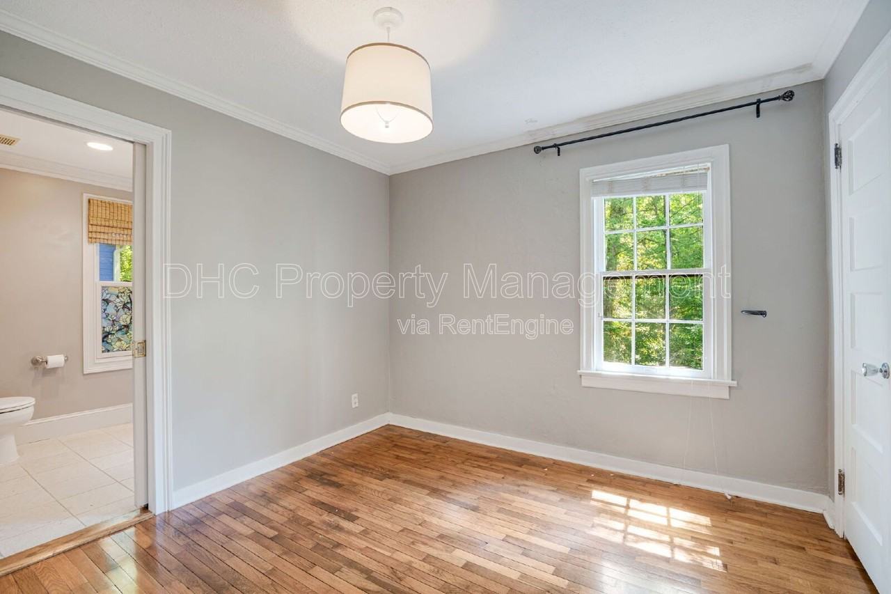 600 Warwick St Se - Photo 7 of 11