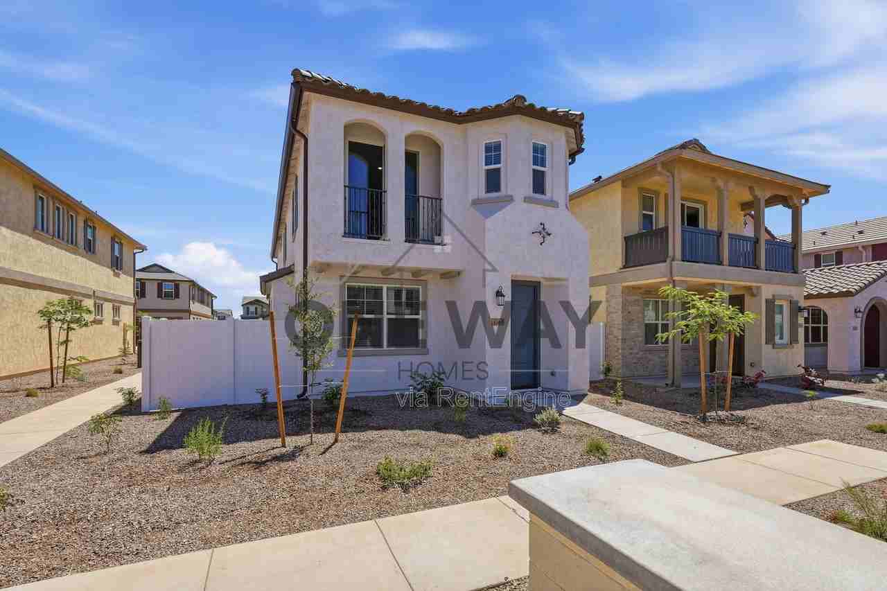 3365 S Primrose - Photo 2 of 41