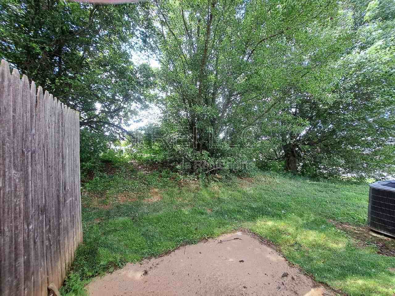 621 Westport Rd #1 - Photo 6 of 18