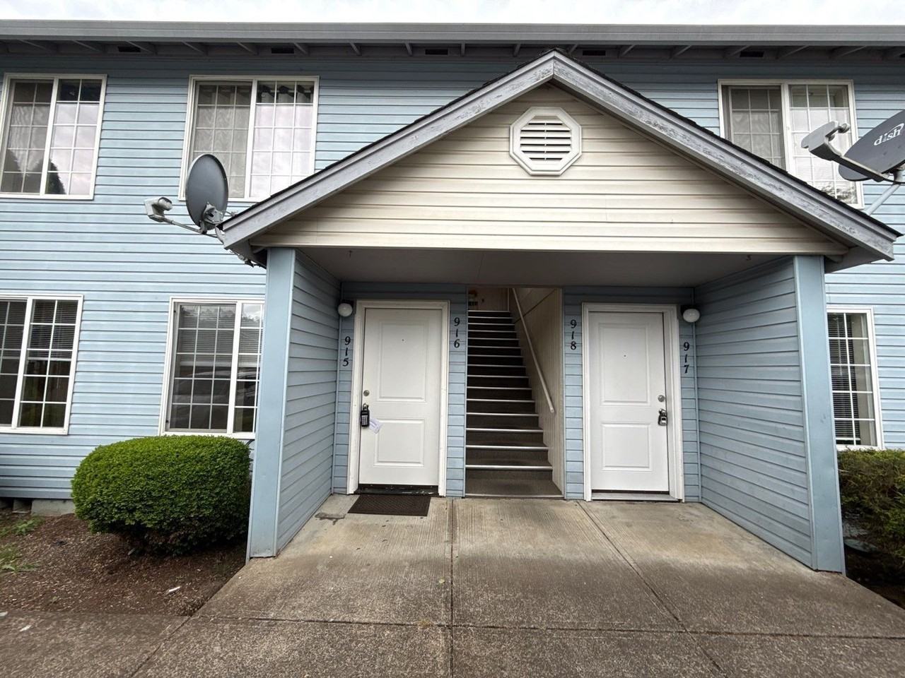 915 Bryan Ct - Photo 2 of 25