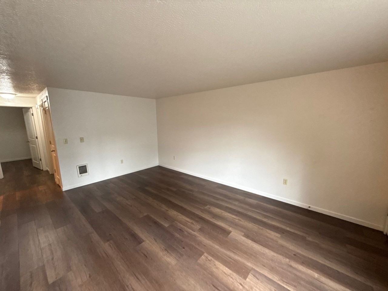 915 Bryan Ct - Photo 4 of 25