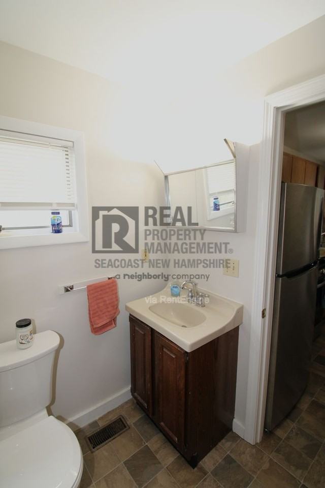 40 Grove St #4 - Photo 6 of 13