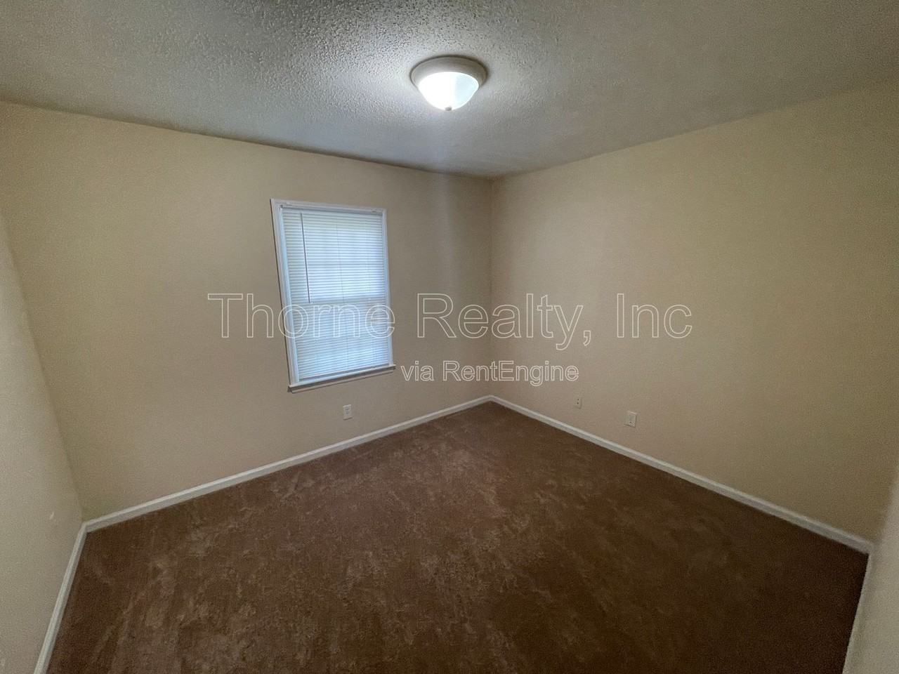 406 Dowd St - Photo 6 of 9