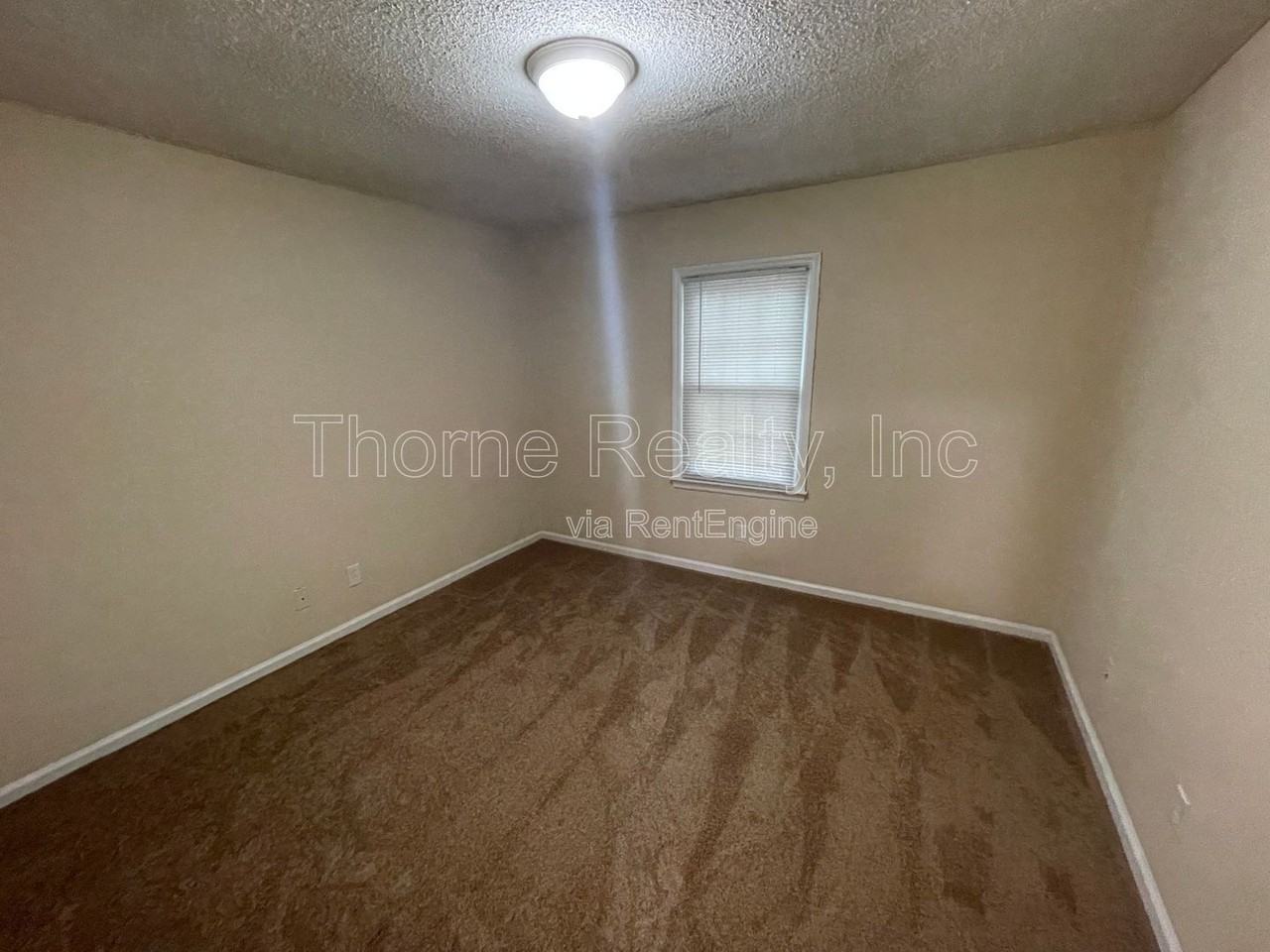406 Dowd St - Photo 7 of 9