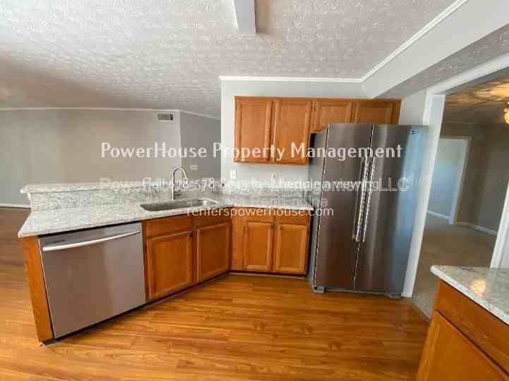 605 Suwanee Lakes Cir - Photo 6 of 50