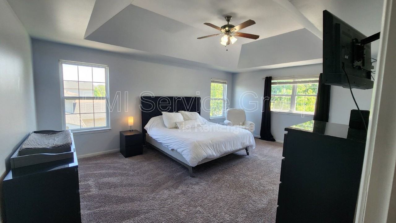 2903 Carol Dr - Photo 3 of 21