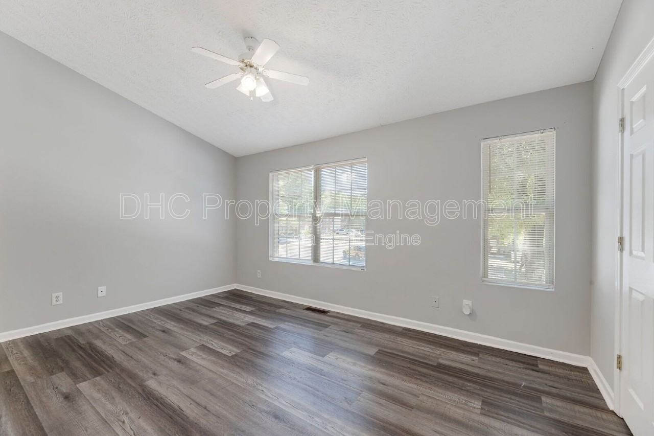 5625 Strathmoor Manor Cir - Photo 6 of 12