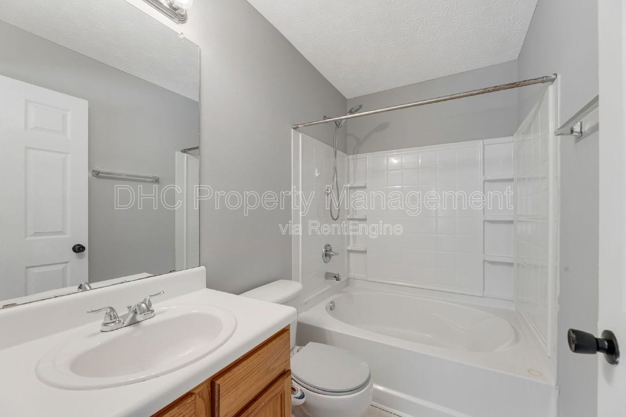 5625 Strathmoor Manor Cir - Photo 7 of 12
