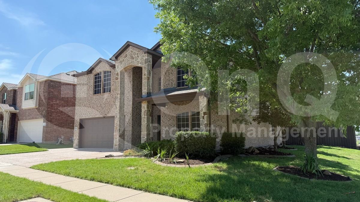 501 Lipizzan Ln - Photo 3 of 29