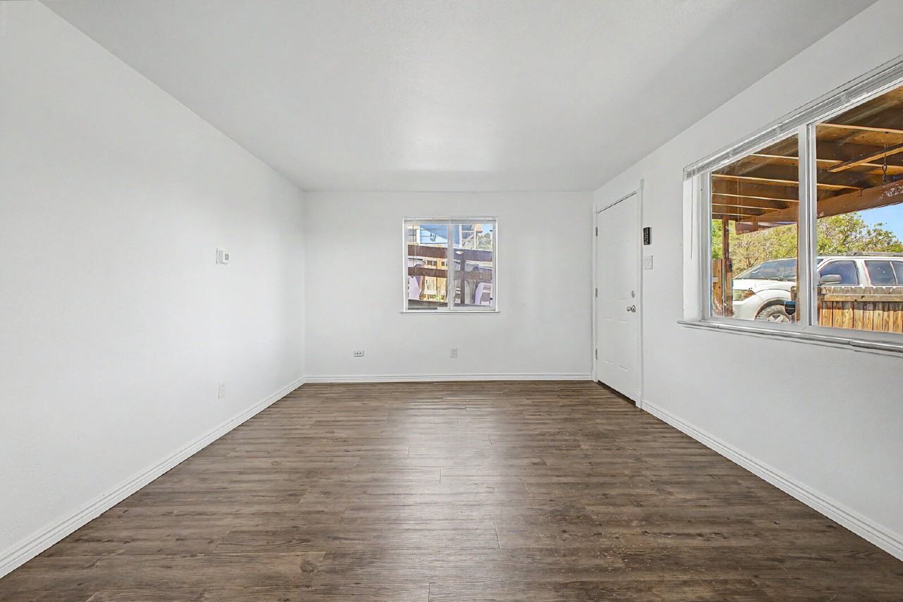 259 S Eliot St - Photo 4 of 23
