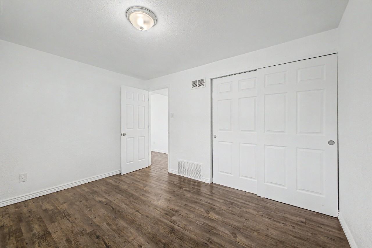 259 S Eliot St - Photo 6 of 23