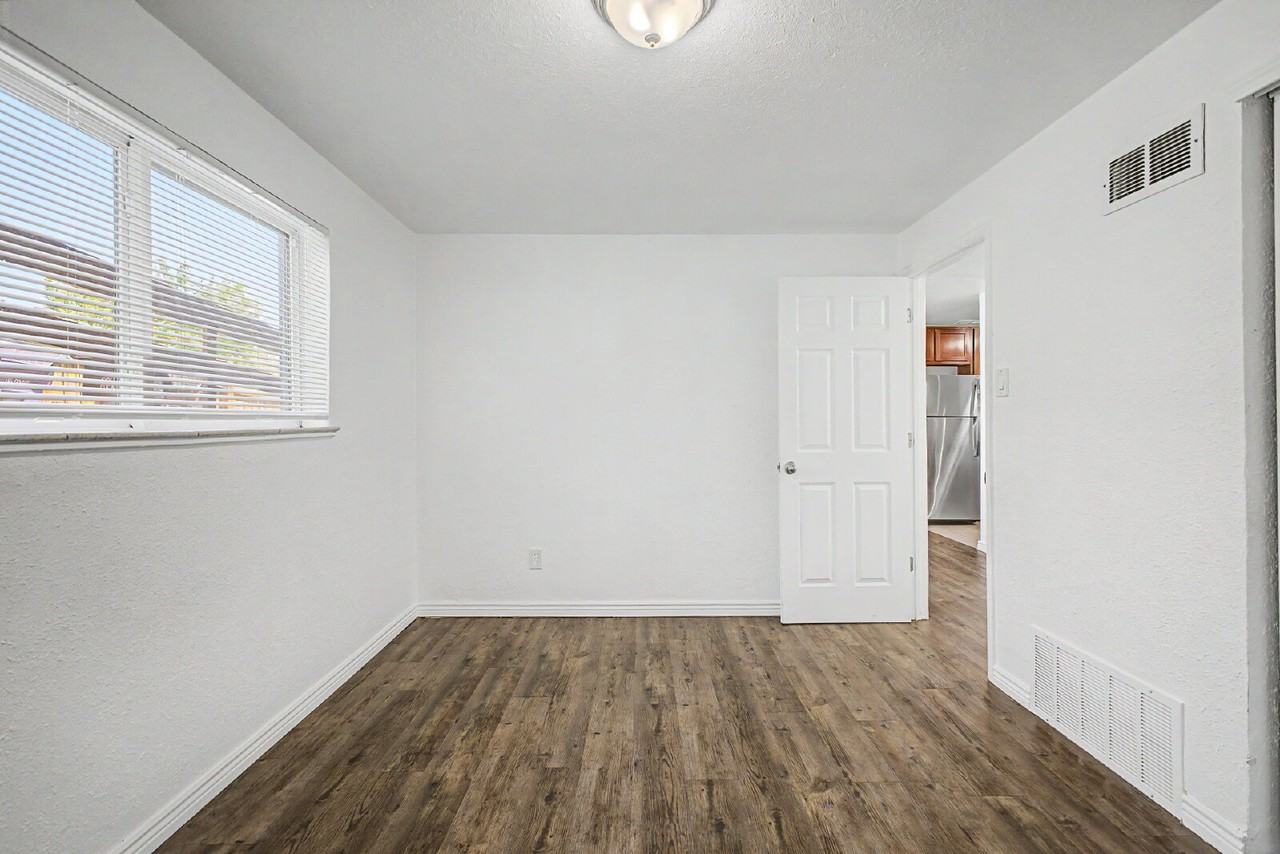 259 S Eliot St - Photo 7 of 23