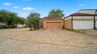 12 Hallmark Dr - Photo 1 of 1