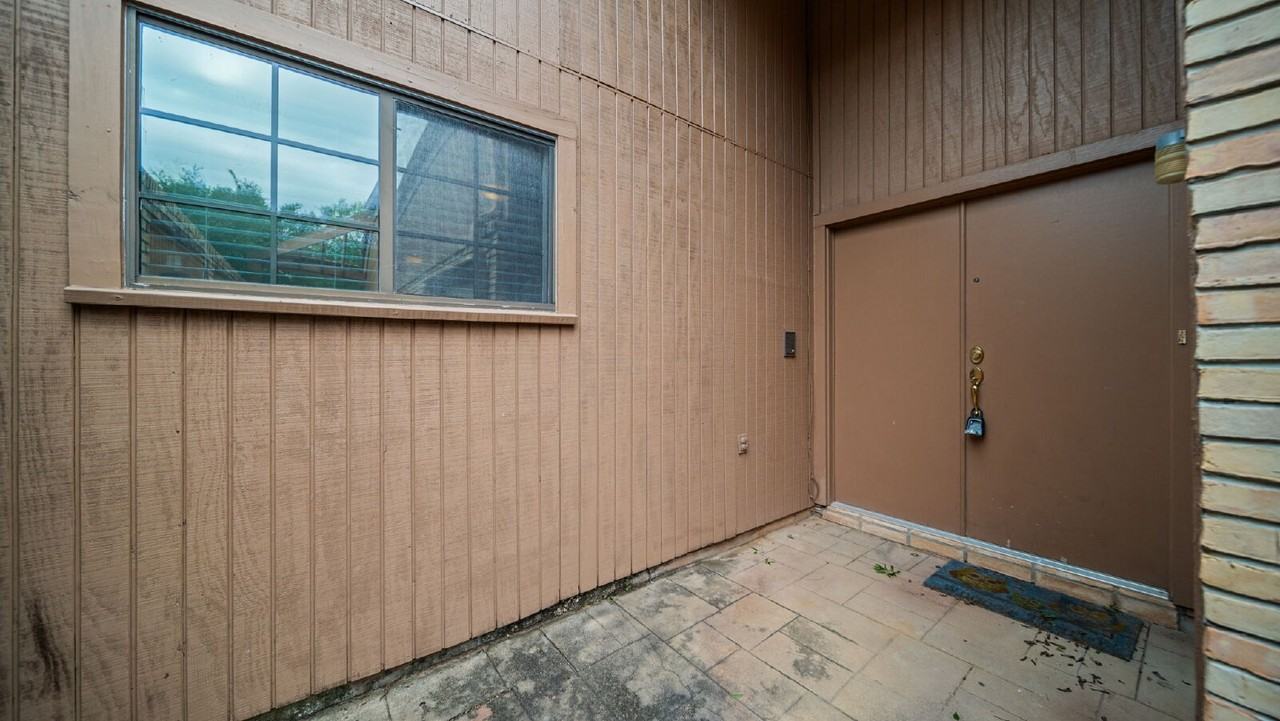 12 Hallmark Dr - Photo 5 of 34