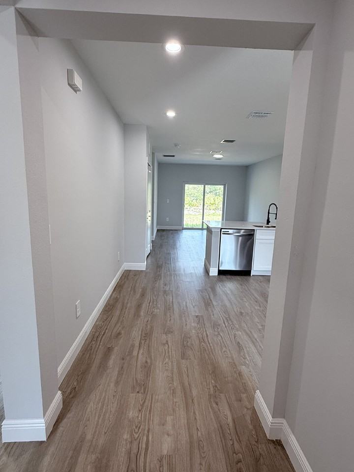 6941 Dickinson Dr - Photo 2 of 19