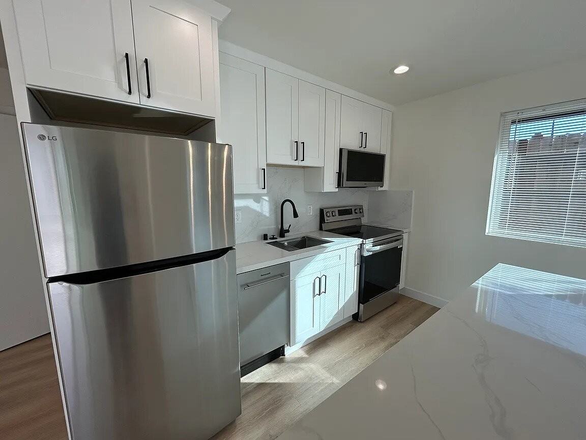 115 1/2 Henderson Way - Photo 4 of 13