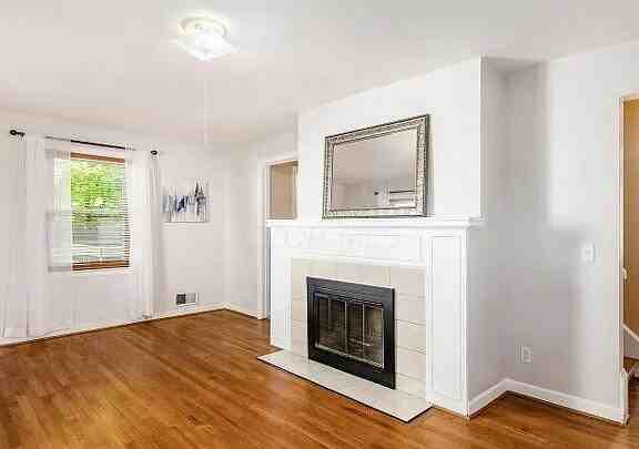 2198 Jervis Rd - Photo 2 of 6
