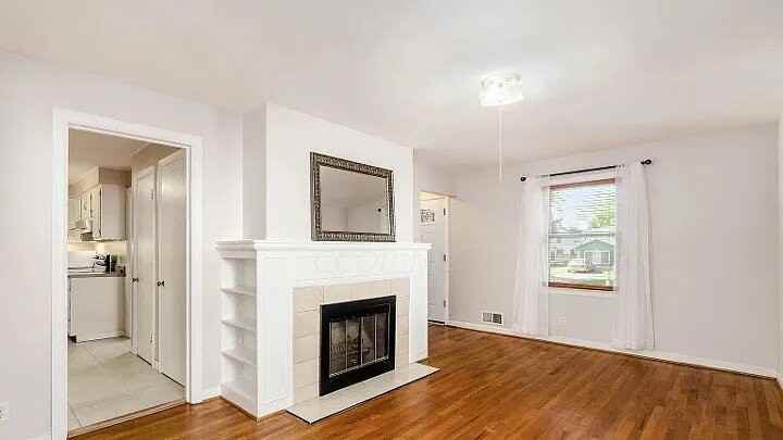 2198 Jervis Rd - Photo 3 of 6