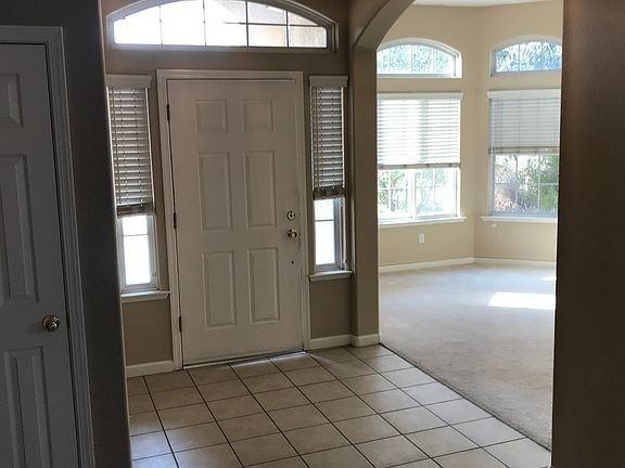2240 Lorena Ave - Photo 3 of 12