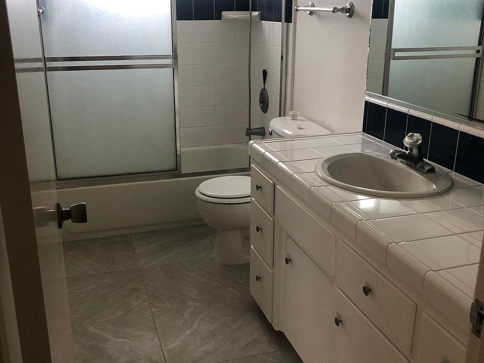 2644 7th Ave - Photo 4 of 11