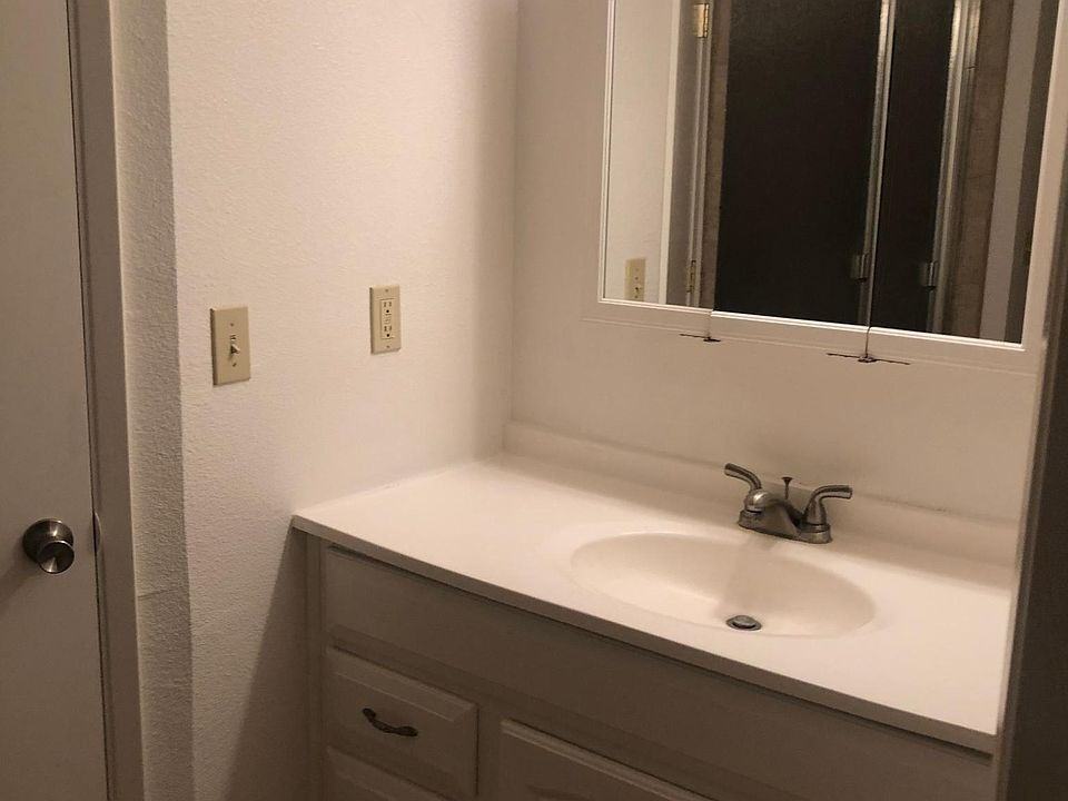 2644 7th Ave - Photo 7 of 11