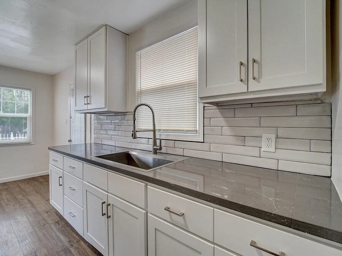1823 96th Ave - Photo 3 of 23