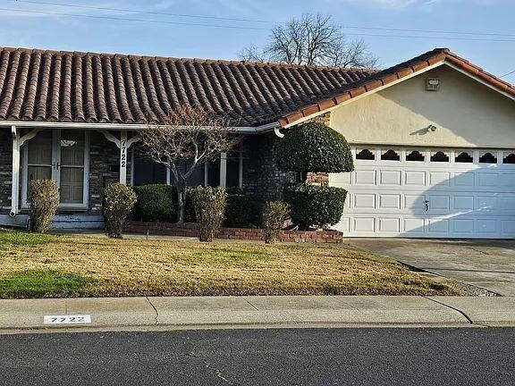 7722 Woodside Dr - Photo 2 of 16