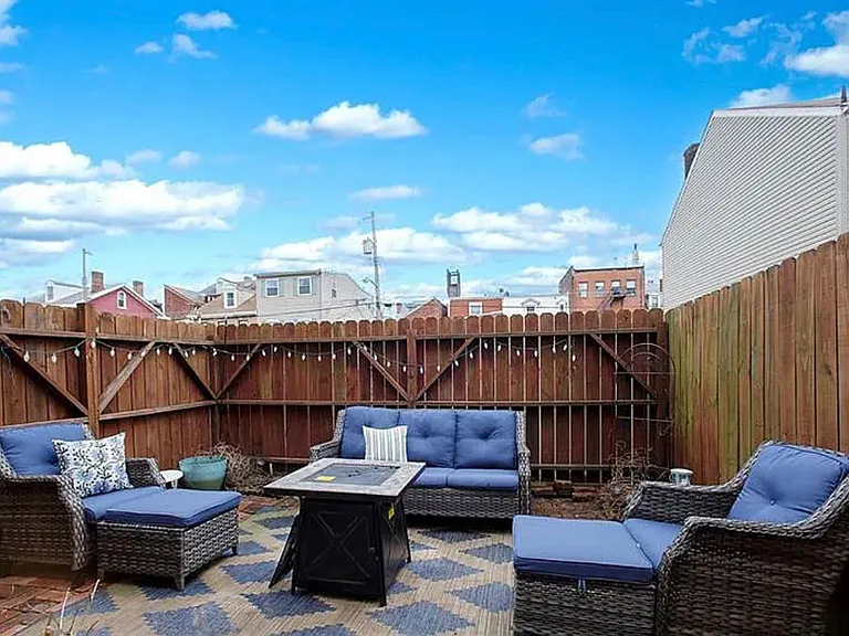 702 Regency Dr - Photo 2 of 15