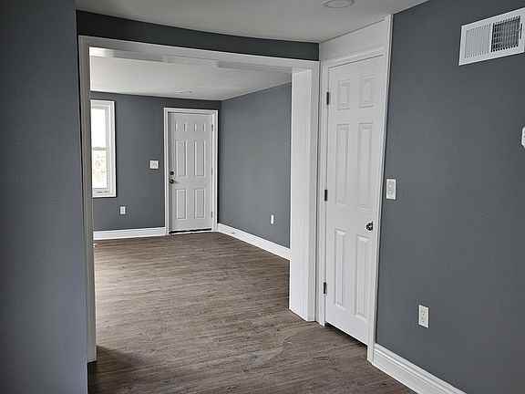 50 Old Lancaster Rd - Photo 2 of 10