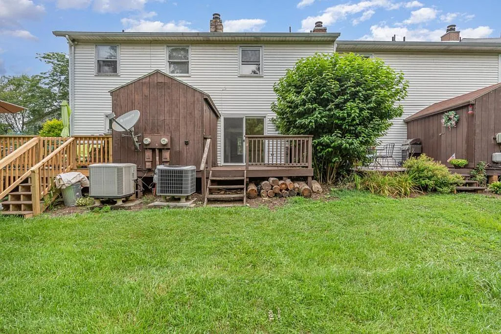 1133 Nanroc Dr - Photo 2 of 15