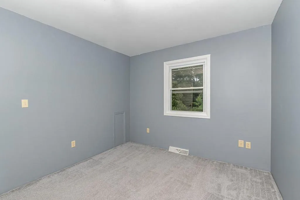 1133 Nanroc Dr - Photo 3 of 15