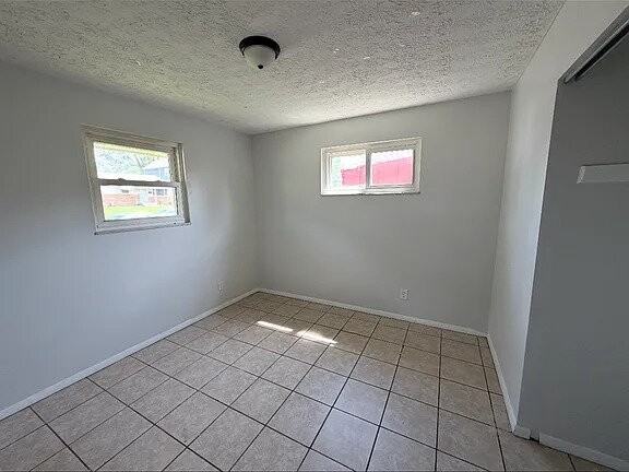 1303 Dellwood Ave - Photo 2 of 7
