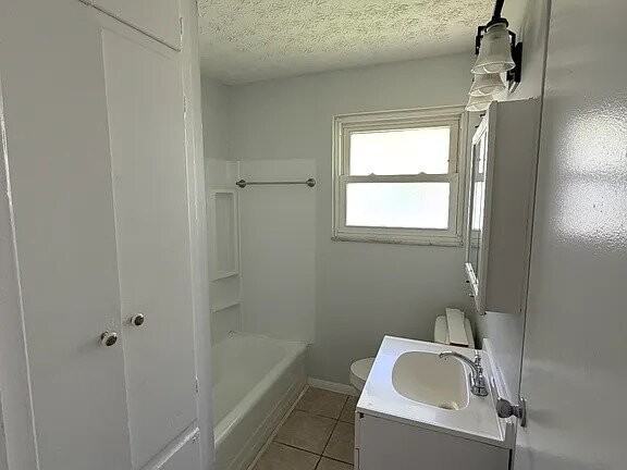 1303 Dellwood Ave - Photo 3 of 7