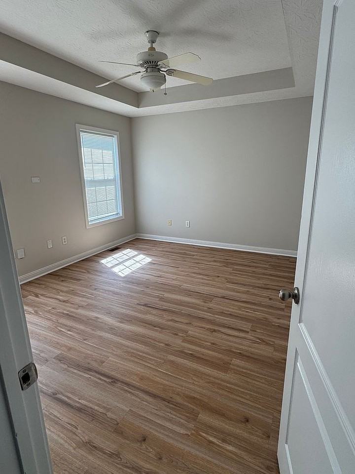 1223 Sternwheel Ct - Photo 4 of 9