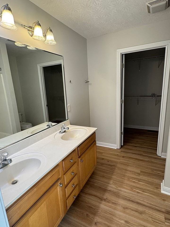 1223 Sternwheel Ct - Photo 5 of 9