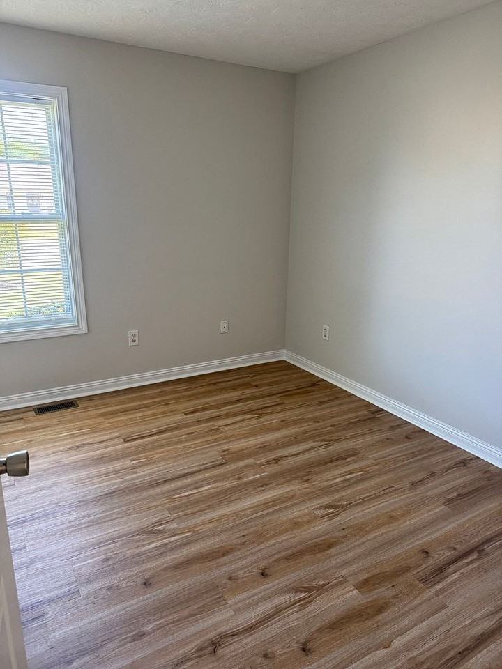1223 Sternwheel Ct - Photo 6 of 9