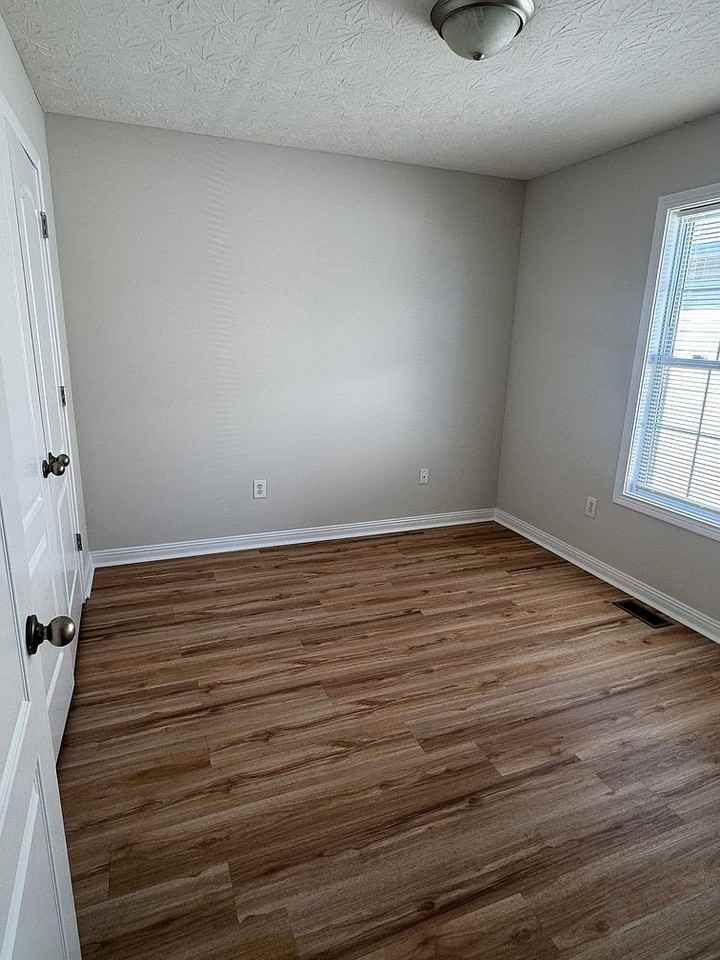 1223 Sternwheel Ct - Photo 7 of 9