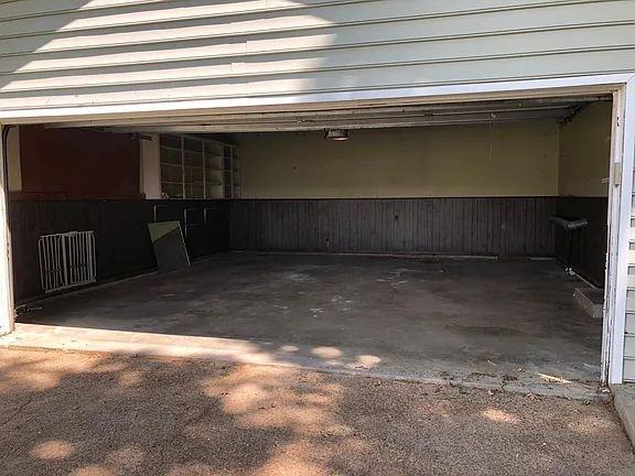 3224 Regency Dr - Photo 2 of 12