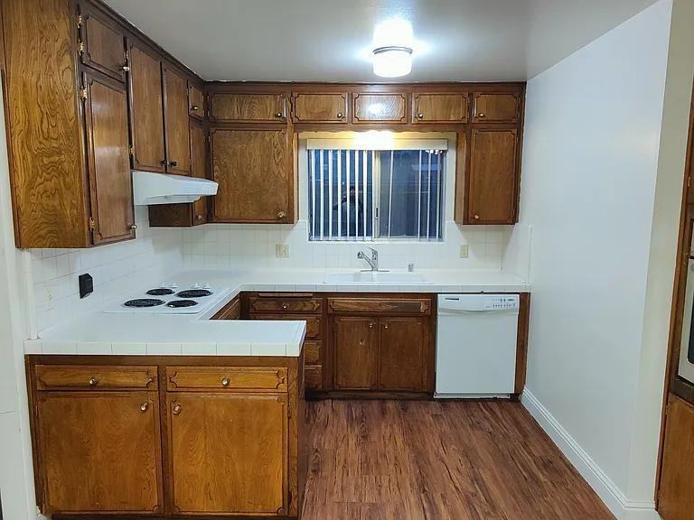 6345 N Spalding Ave - Photo 3 of 21