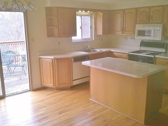 964 Shadycrest Rd - Photo 3 of 9