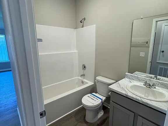 621 W Fountain St - Photo 3 of 12