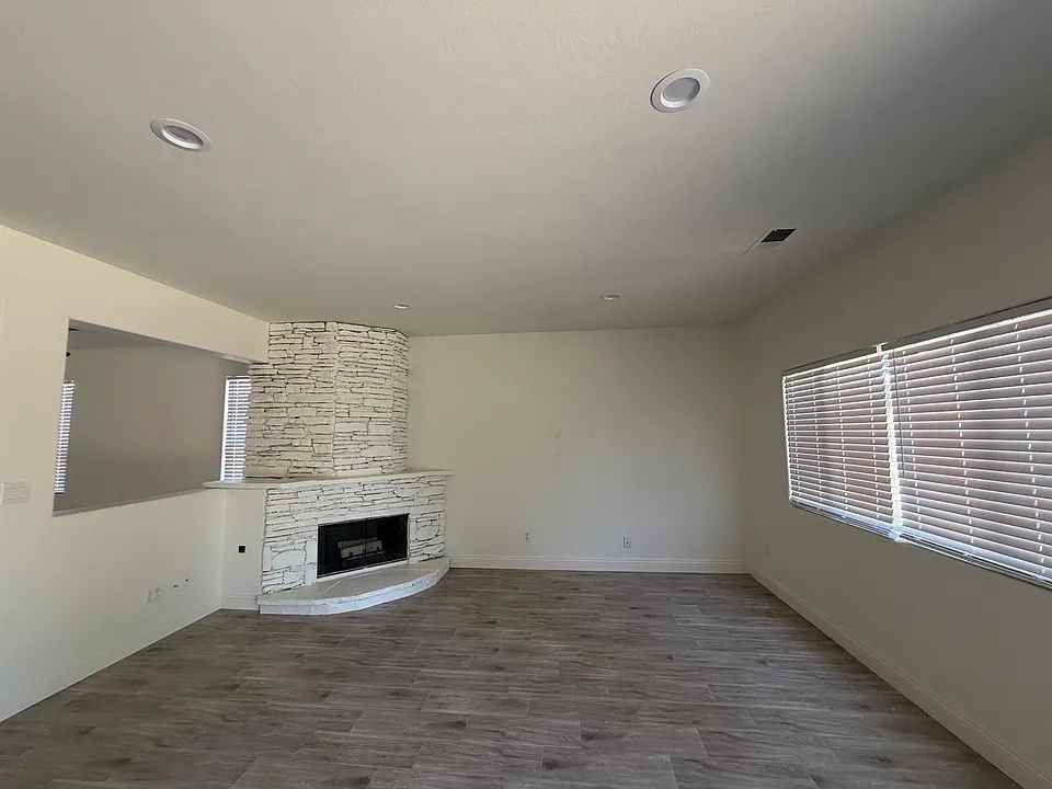 8412 Lighthouse Dr - Photo 4 of 15