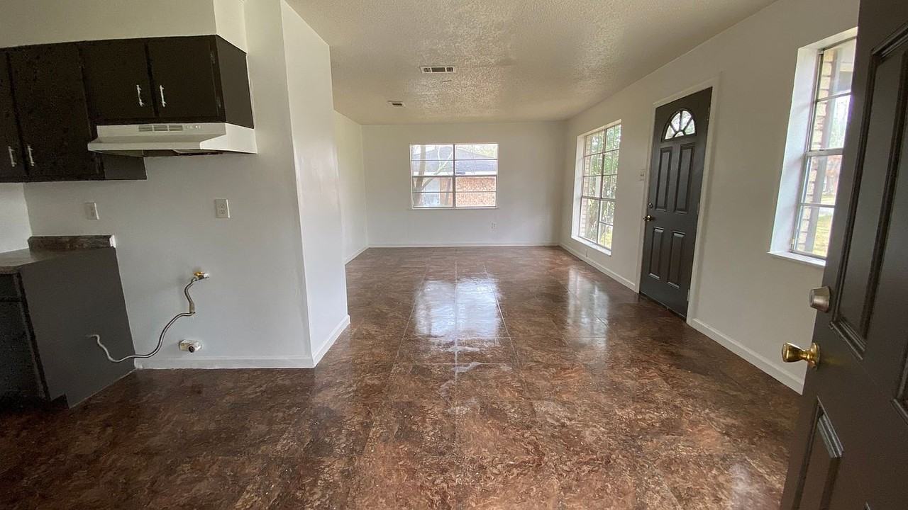 6308 E Myrtle Ave - Photo 7 of 8