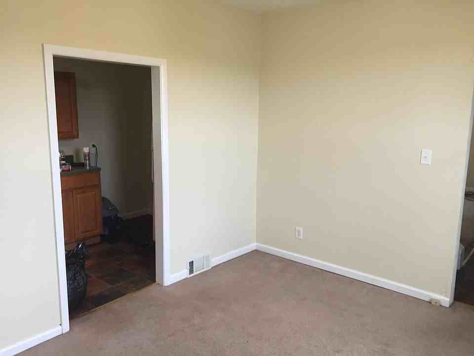 1007 Neel St - Photo 4 of 11