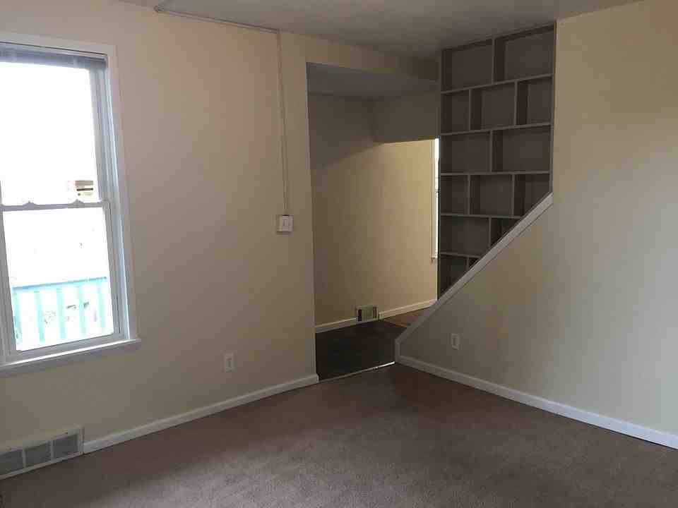 1007 Neel St - Photo 6 of 11