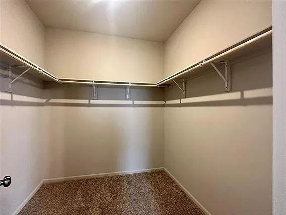 566 N Pear St - Photo 3 of 17