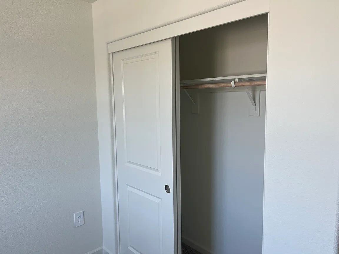 1822 Del Mar Dr - Photo 2 of 20