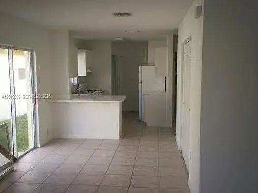917 Sw 8th Pl - Photo 2 of 7