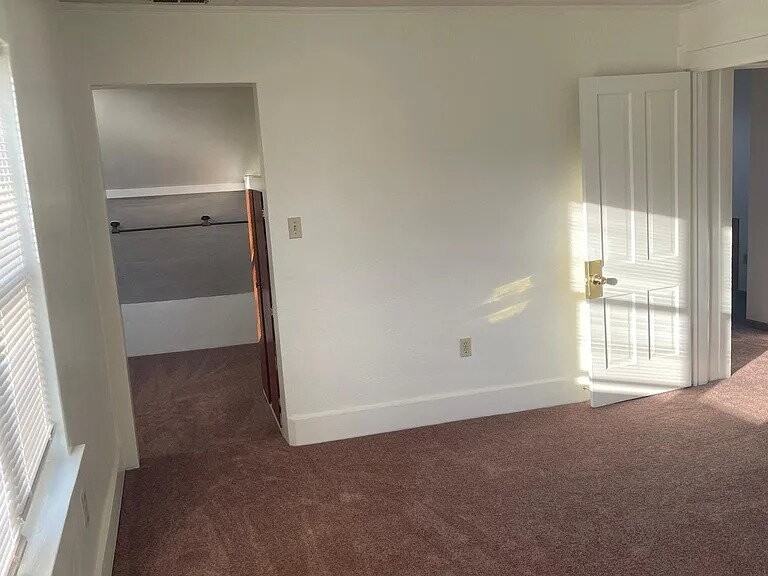 641 S College Dr - Photo 2 of 14