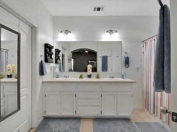 1825 Woodland Dr - Photo 3 of 10